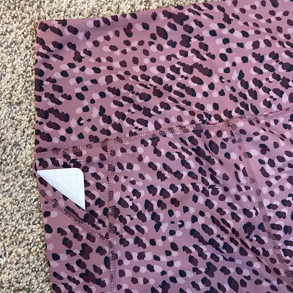 High waisted animal print yoga stretch 3/4 length leggings - Picture 5 of 5